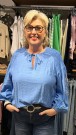 Isay dk - Bluse blå m/broderi thumbnail
