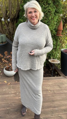 By basics - Ull skjørt